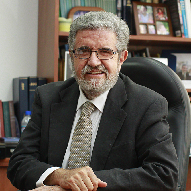 Efraín Gonzales de Olarte