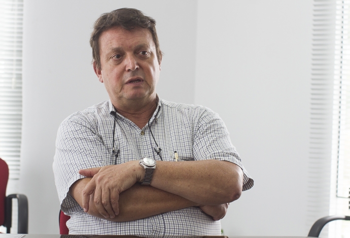 Fernando Roca, S.J.